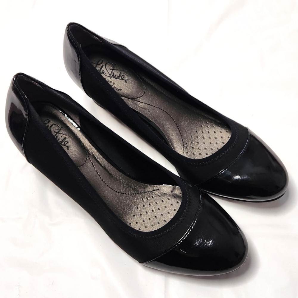 Life Stride Julianna Wedge Pump - Picture 4 of 10